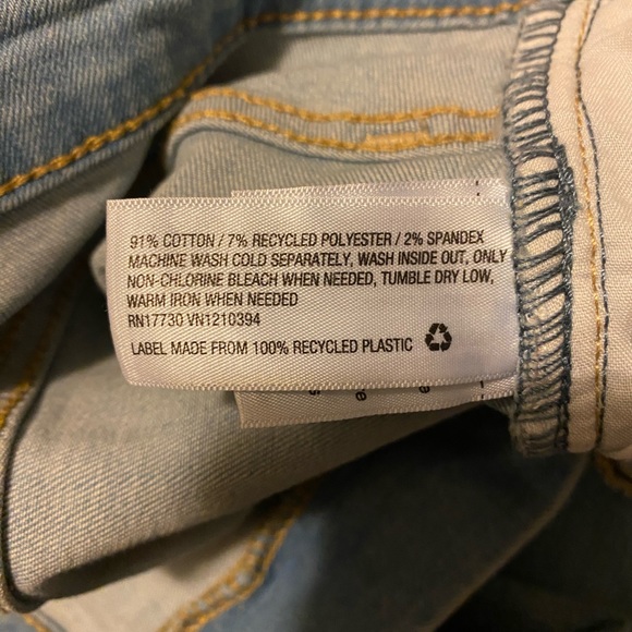 SOLD‼️ Universal Thread jeans - Picture 6 of 6